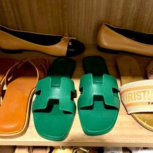 HERMES GREEN ORAN SANDALS